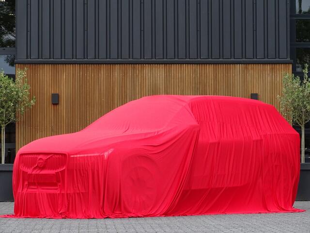 Volvo XC60 T6 310PK AWD Recharge / R-Design / Pano / 2020 / LED