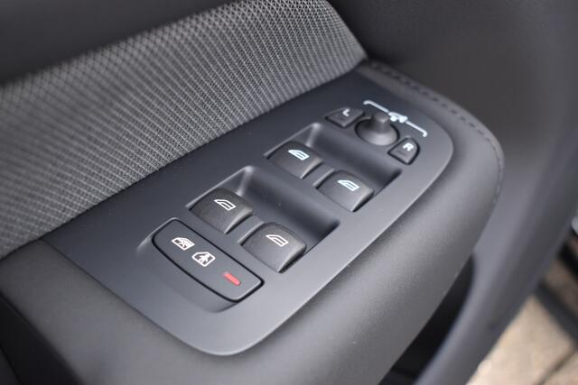 Volvo XC60 T6 AWD 350PK Plug-in Hybrid Plus Black Edition | 21'' | H&K | BLIS | Adaptive cruise | MY26 |