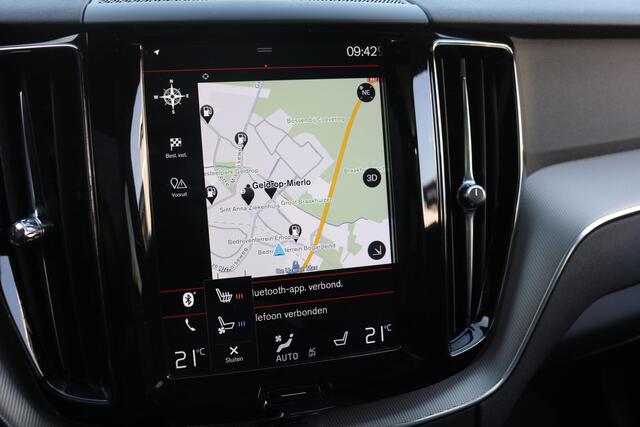 Volvo XC60 2.0 T8 Twin Engine AWD R-Design (Pano Sportleder/Memory/Ventilatie/Massage Carplay Navi/360Camera Blis HarmanKardon Standkachel Full-Led PrivacyGlass)