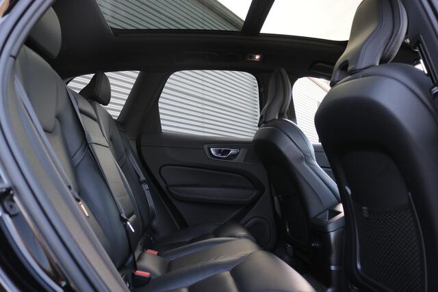 Volvo XC60 2.0 T8 Twin Engine AWD R-Design (Pano Sportleder/Memory/Ventilatie/Massage Carplay Navi/360Camera Blis HarmanKardon Standkachel Full-Led PrivacyGlass)