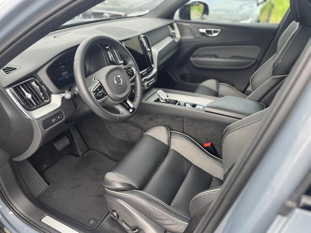 Volvo XC60 T8 Plug-in hybrid AWD Ultra Black Edition | Panoramadak | Trekhaak | 360 Graden Camera | Stoel- en Stuurverwarming |