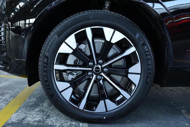 Volvo XC60 2.0 T6 Plug-in hybrid AWD Plus Dark | Elektrisch Schuif/Kantel-Panoramadak | Head-Up Display | 360º Camera | 20" Lichtmetalen Wielen | Harman Kardon Premium Audio |