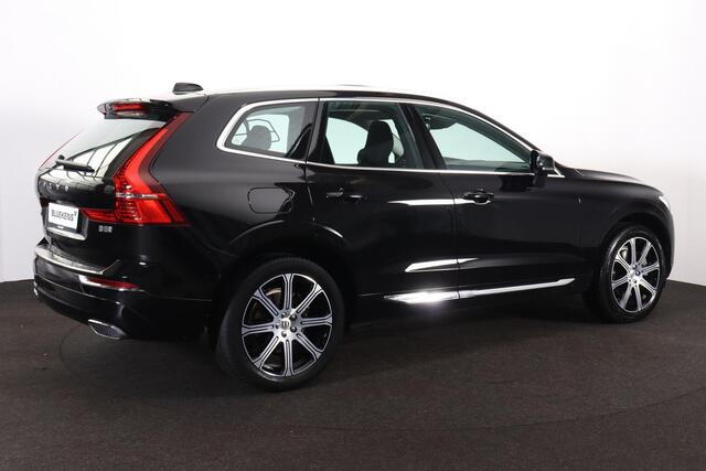 Volvo XC60 B5 Inscription - Panorama/schuifdak - IntelliSafe Assist & Surround - Harman/Kardon audio - Parkeercamera achter - Verwarmde voorstoelen - Parkeersensoren voor & achter - Elektr. bedienb. bestuurdersstoel met geheugen - Head up display - Elektr. inklapbar