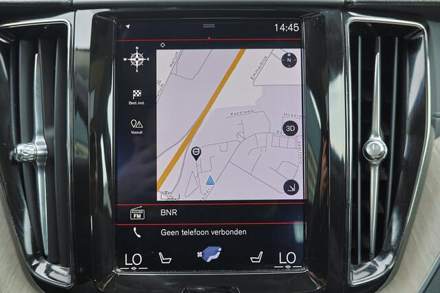 Volvo XC60 B5 Inscription - Panorama/schuifdak - IntelliSafe Assist & Surround - Harman/Kardon audio - Parkeercamera achter - Verwarmde voorstoelen - Parkeersensoren voor & achter - Elektr. bedienb. bestuurdersstoel met geheugen - Head up display - Elektr. inklapbar