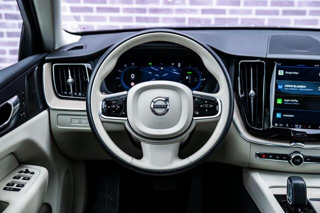 Volvo XC60 2.0 T8 Plug-in hybrid AWD Ultimate Dark | Head-up display | Panorama dak | 360° camera | Gelaagd glas | Adaptieve cruise control | Stoel/ stuur verwarming | Harman & Kardon |