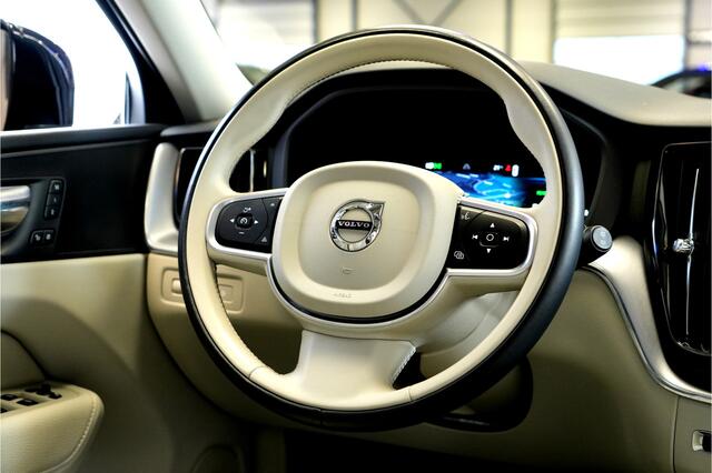 Volvo XC60 2.0 T6 AWD 250kW/340pk Aut8 Recharge Inscription Facelift! PANORAMADAK + ADAPT.CRUISE + STOEL-&STUURVERWARMING + CAMERA + PD-GLASS + GOOGLE DASH + KEYLESS ENTRY&GO + PILOT ASSIST + SUBWOOFER + LANE ASSIST + PARKSENSOREN + 19" LM-VELGEN!!