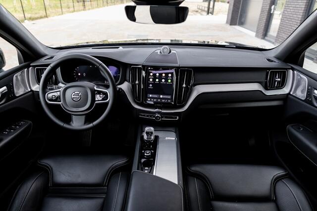 Volvo XC60 2.0 T6 AWD Black Edition | B&W | Massage | Trekhaak |