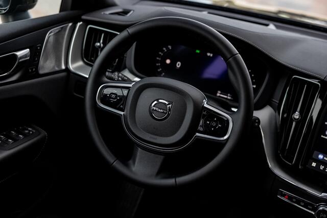 Volvo XC60 2.0 T6 AWD Black Edition | B&W | Massage | Trekhaak |