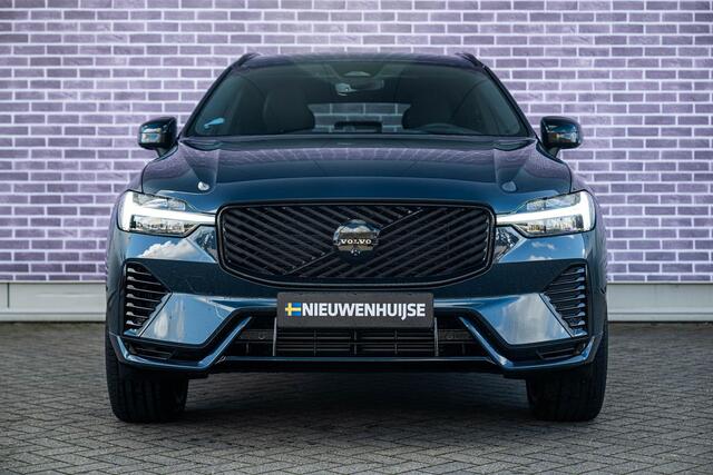 Volvo XC60 Plug-in Hybrid T6 AWD Plus Black Edition | Bowers & Wilkins Audio | Luchtvering | Stoelmassage | Stoelverwarming en Ventilatie | Head-up Display | 360 Camera | Schuif-/Kanteldak| Getint glas | Alarm | Trekhaak |