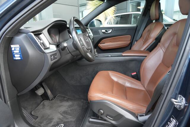 Volvo XC60 2.0 T5 Momentum 251pk Navigatie/Trekhaak/Stoelverwarming