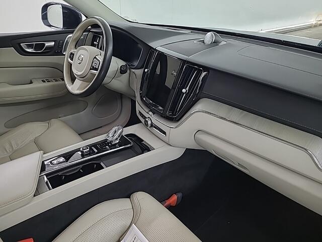 Volvo XC60 2.0 T8 PHEV AWD Ultimate Bright BOMVOL | TREKH. | BOWERS & WILKINS | PANO | LEER