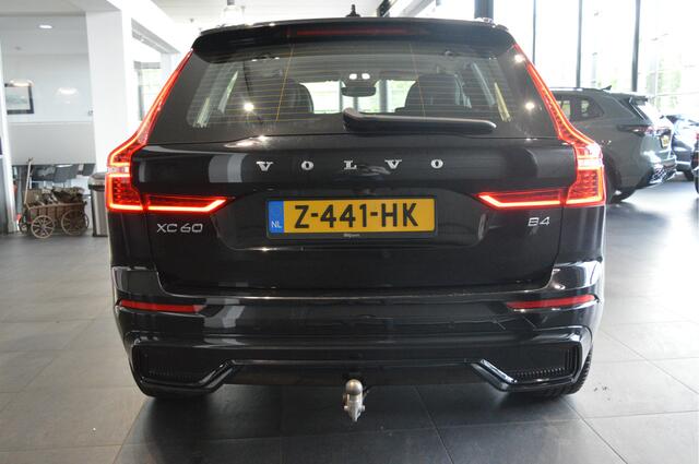 Volvo XC60 B4 Plus Dark leer clima camera led trekhaak 19 inch !!