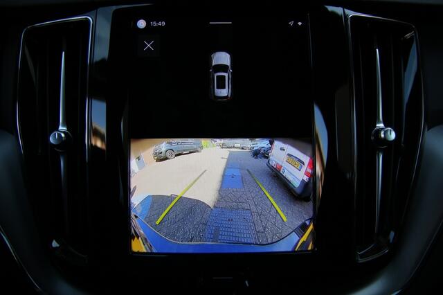 Volvo XC60 2.0 B4 Momentum Pro Business