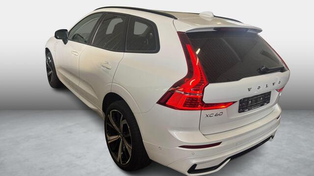 Volvo XC60 2.0 T6 Plug-in Hybrid AWD Plus Dark | Google | Long Range | 360 Camera | Zitverlenging | Lederen Bekleding | Getint Glas | Adaptieve Cruise Control | Stoel-/Stuur-/Voorruit Verwarming | Harman Kardon Audio | Stoelverwarming Achter | 21" LM