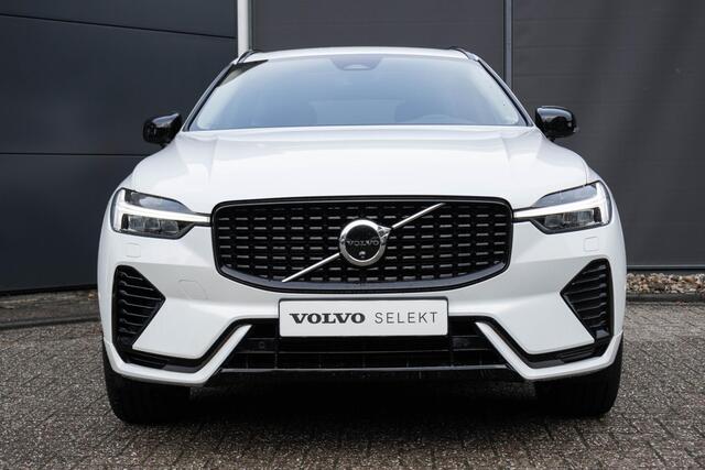 Volvo XC60 T6 AWD Automaat Ultimate Dark | Panoramadak met schuif-/kantelfunctie | Trekhaak semi-elektrisch | Premium audio by Harman Kardon | Verwarmbare Voor- En Achterstoelen | Verwarmbaar stuurwiel | 360 Graden Camera | Apple Carplay/Android Auto | Adaptieve C