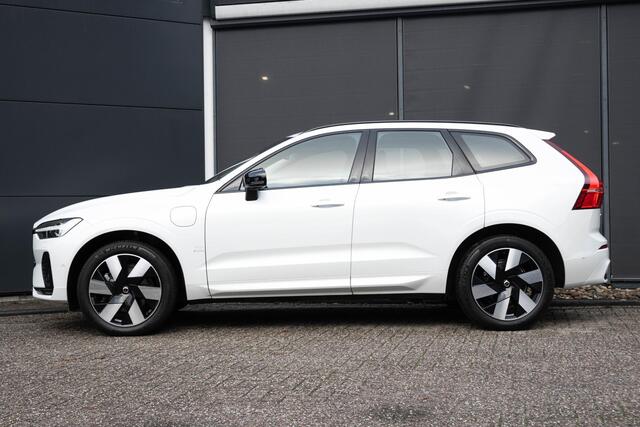 Volvo XC60 T6 AWD Automaat Ultimate Dark | Panoramadak met schuif-/kantelfunctie | Trekhaak semi-elektrisch | Premium audio by Harman Kardon | Verwarmbare Voor- En Achterstoelen | Verwarmbaar stuurwiel | 360 Graden Camera | Apple Carplay/Android Auto | Adaptieve C