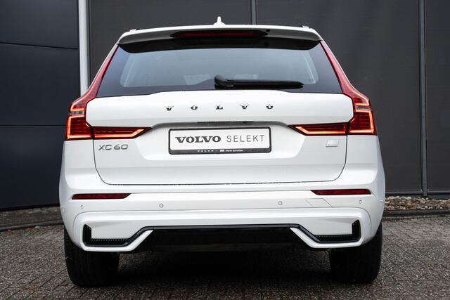 Volvo XC60 T6 AWD Automaat Ultimate Dark | Panoramadak met schuif-/kantelfunctie | Trekhaak semi-elektrisch | Premium audio by Harman Kardon | Verwarmbare Voor- En Achterstoelen | Verwarmbaar stuurwiel | 360 Graden Camera | Apple Carplay/Android Auto | Adaptieve C