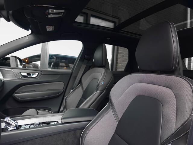 Volvo XC60 2.0 T6 Plug-in hybrid AWD All Black | All Black | PANO | 20"| H&K | BLIS | Memo 2 x |