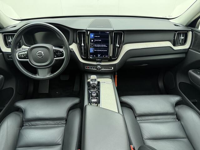 Volvo XC60 T8 390pk AWD Inscription / Harman Kardon audio / Panorama dak / Trekhaak / BLIS / Keyless entry / Elektrisch verstelbare stoelen /