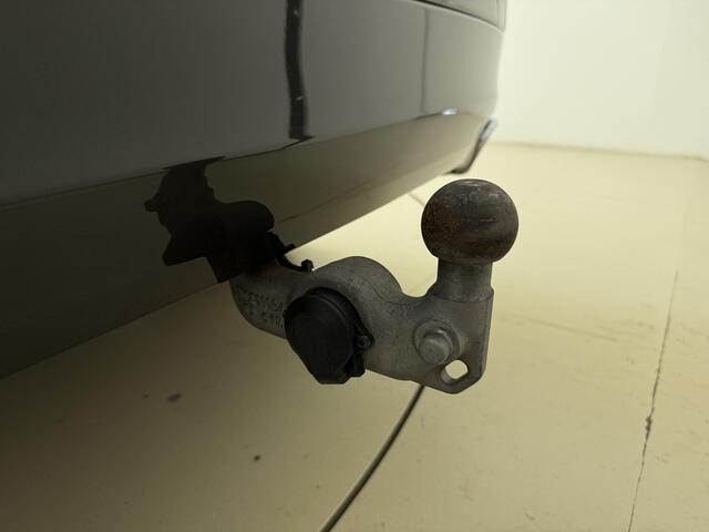 Volvo XC60 T8 390pk AWD Inscription / Harman Kardon audio / Panorama dak / Trekhaak / BLIS / Keyless entry / Elektrisch verstelbare stoelen /