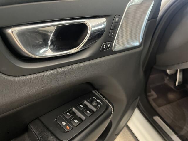 Volvo XC60 2.0 T8 Twin Engine AWD R-Design 408PK Bowers&Wilkens,luchtvering,trekhaak