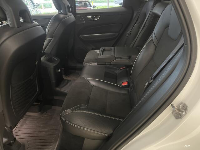 Volvo XC60 2.0 T8 Twin Engine AWD R-Design 408PK Bowers&Wilkens,luchtvering,trekhaak