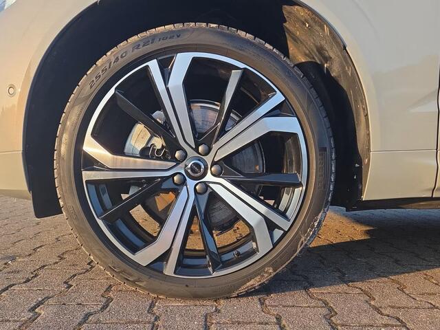 Volvo XC60 2.0 T8 Plug-in hybrid AWD Plus Dark (335kW/455PK) ** PANORAMA, ACC, VERW. ST, 21-inch LMV ** 1e EIG - UNFALLFREI ** ** INFORMEER OOK NAAR ONZE AANTREKKELIJKE FINANCIAL-LEASE TARIEVEN **