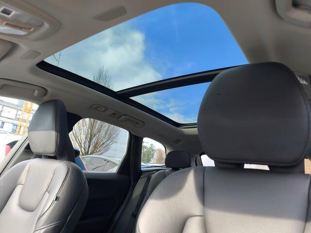 Volvo XC60 2.0 T8 Plug-in hybrid AWD Plus Dark (335kW/455PK) ** PANORAMA, ACC, VERW. ST, 21-inch LMV ** 1e EIG - UNFALLFREI ** ** INFORMEER OOK NAAR ONZE AANTREKKELIJKE FINANCIAL-LEASE TARIEVEN **