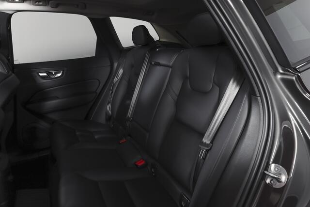 Volvo XC60 2.0 T8 Plug-in hybrid AWD Plus Dark | S/K-Panodak | Elek. Trekhaak | Harman/Kardon | Dig. Cockpit | Wi| Adapt. Cruisenterpakket | 360 Camera | NAV + App. Connect | ECC | Elek. Klep | LM 21" | 1708