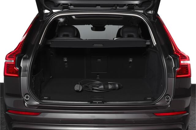 Volvo XC60 2.0 T8 Plug-in hybrid AWD Plus Dark | S/K-Panodak | Elek. Trekhaak | Harman/Kardon | Dig. Cockpit | Wi| Adapt. Cruisenterpakket | 360 Camera | NAV + App. Connect | ECC | Elek. Klep | LM 21" | 1708