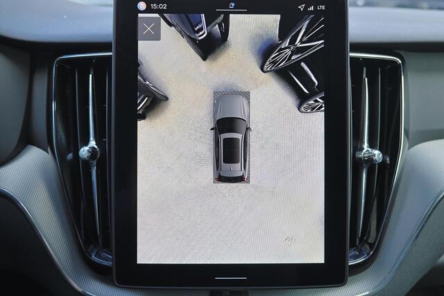 Volvo XC60 T6 Recharge AWD Plus Black Edition - Panorama/schuifdak - IntelliSafe Assist & Surround - 360º Camera - Harman Kardon audio - Adaptieve LED koplampen - Verwarmde voorstoelen, stuur & achterbank - Parkeersensoren voor & achter - Elektr. bedienb. voorstoele