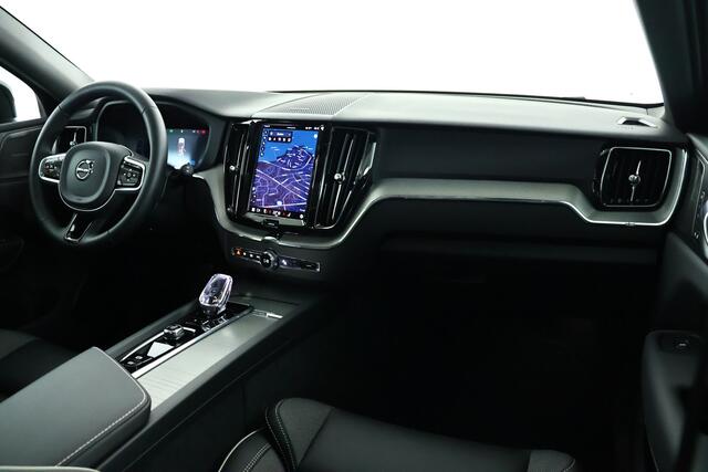 Volvo XC60 2.0 T8 Plug-in hybrid AWD Ultra Black Edition / Opendak / Harmankardon / HUD / Pilot assist
