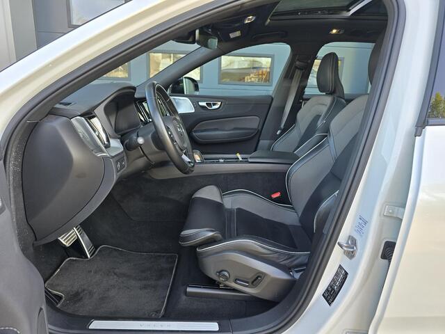 Volvo XC60 2.0 B4 R-Design B&W - Trekhaak - Pano