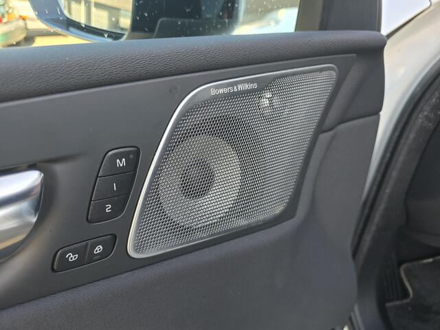 Volvo XC60 2.0 B4 R-Design B&W - Trekhaak - Pano