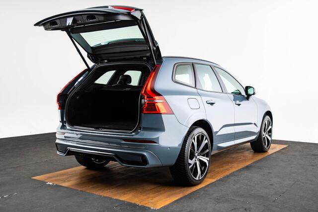 Volvo XC60 T6 Plug-in hybrid AWD Ultimate Dark Panoramadak - Trekhaak - Adaptieve Cruise Control - Head up - Harman Kardon - Stoelverwarming voor/achter - Standkachel met Timer - 360 graden camera -