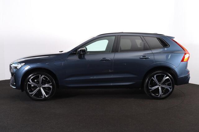 Volvo XC60 T8 Recharge AWD Plus Black Edition - Panorama/schuifdak - IntelliSafe Assist & Surround - 360º Camera - Harman/Kardon audio - Adaptieve LED koplampen - Verwarmde voorstoelen, stuur & achterbank - Parkeersensoren voor & achter - Elektr. bedienb. voorstoele