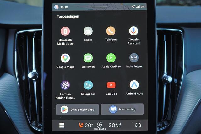 Volvo XC60 T8 Recharge AWD Plus Black Edition - Panorama/schuifdak - IntelliSafe Assist & Surround - 360º Camera - Harman/Kardon audio - Adaptieve LED koplampen - Verwarmde voorstoelen, stuur & achterbank - Parkeersensoren voor & achter - Elektr. bedienb. voorstoele