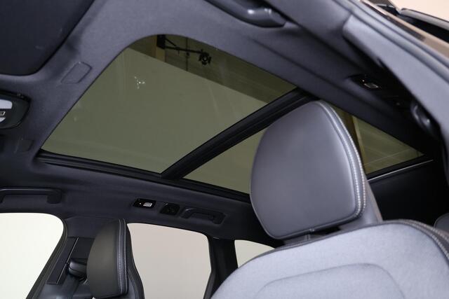 Volvo XC60 T8 Recharge AWD Ultra Black Edition - Panorama/schuifdak - IntelliSafe Assist & Surround - 360º Camera - Harman/Kardon audio - Adaptieve LED koplampen - Verwarmde voorstoelen, stuur & achterbank - Parkeersensoren voor & achter - Elektr. bedienb. voorstoel