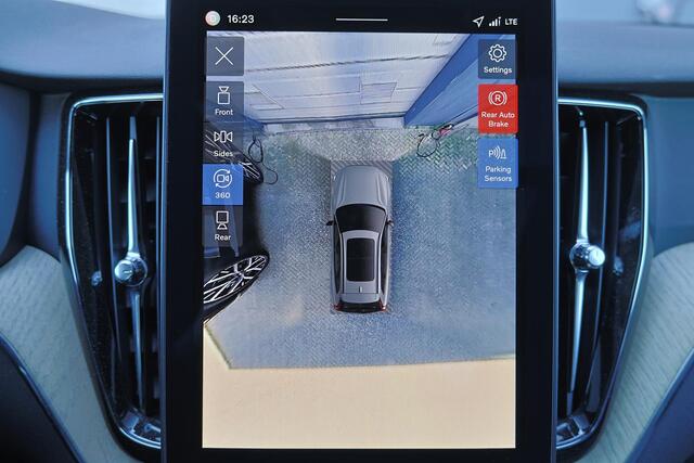 Volvo XC60 T6 Recharge AWD Plus Dark - Panorama/schuifdak - IntelliSafe Assist & Surround - 360º Camera - Harman/Kardon audio - Verwarmde voorstoelen, stuur & achterbank - Parkeersensoren voor & achter - Elektr. bedienb. voorstoelen met geheugen - Head up display - 