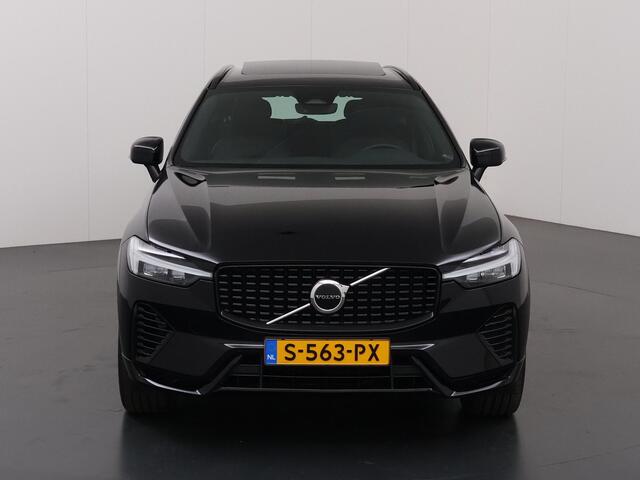 Volvo XC60 2.0 T6 Plug-in hybrid AWD Plus Dark | Panoramadak | Digitaal Dashboard | Contourstoelen | Stoelverwarming V + A | Camera | DAB | Apple CarPlay/Android Auto | Stuurverwarming | Adaptieve Cruise Control | Ele. kofferdeksel | Ele. verstelbare stoel + geheuge
