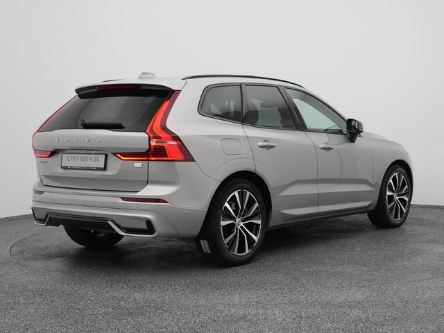 Volvo XC60 2.0 T6 Plug-in hybrid AWD Ultimate Dark | PANO | 360° | ADAPTIVE | H&K | LUCHTVERING | STOEL- EN STUURVERW. | TREKHAAK
