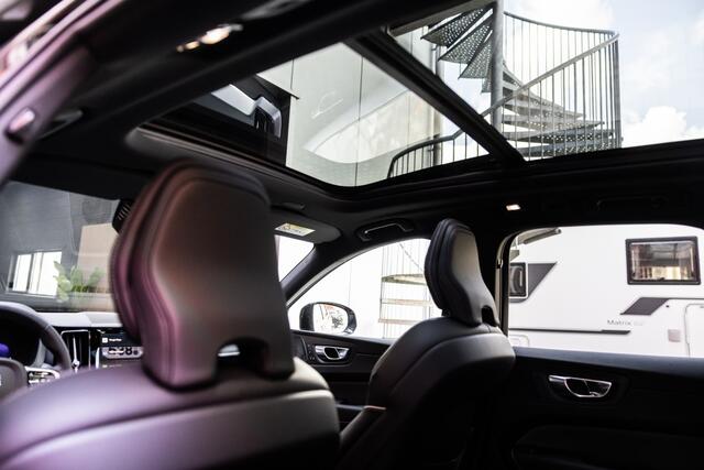 Volvo XC60 T8 Plus Black Edition AWD | H&K | 360 Cam | Pano |