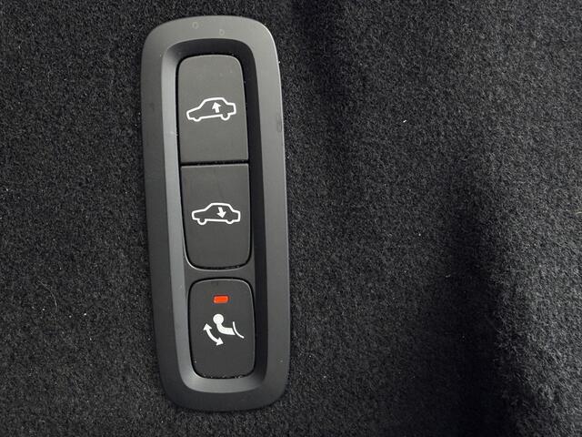 Volvo XC60 2.0 T5 AWD Inscription Trekhaak/Pano/Luchtvering/Leer.