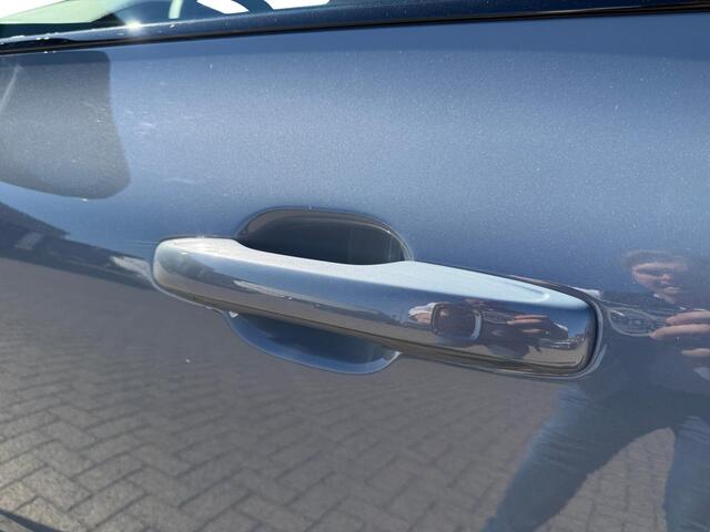 Volvo XC60 2.0 T8 Plug-in hybrid AWD Ultimate Dark LONG RANGE