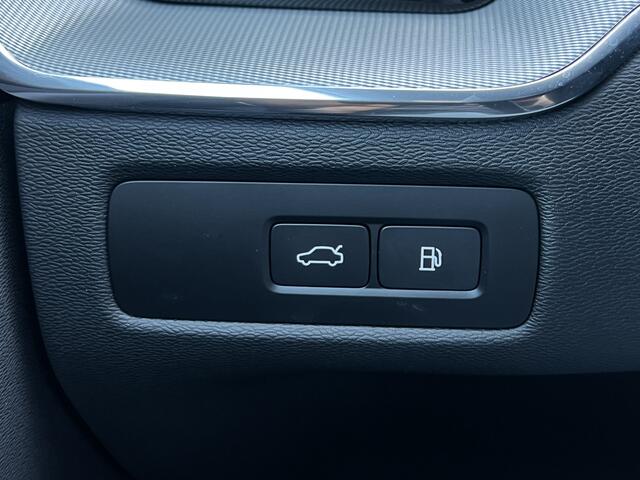 Volvo XC60 2.0 T6 Plug-in hybrid AWD Plus Black Edition | Trekhaak | Memory | Harman Kardon Audio | Pano