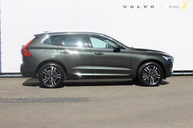 Volvo XC60 B5 250PK Automaat Momentum Exclusive Panoramisch schuif-kanteldak / Head-Up display / Semi elektrisch wegklapbare trekhaak / 19" lichtmetalen velgen / 360 graden rondomzicht camera