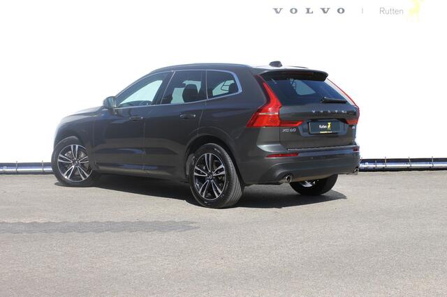 Volvo XC60 B5 250PK Automaat Momentum Exclusive Panoramisch schuif-kanteldak / Head-Up display / Semi elektrisch wegklapbare trekhaak / 19" lichtmetalen velgen / 360 graden rondomzicht camera