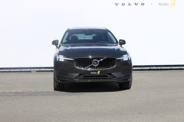 Volvo XC60 B5 250PK Automaat Momentum Exclusive Panoramisch schuif-kanteldak / Head-Up display / Semi elektrisch wegklapbare trekhaak / 19" lichtmetalen velgen / 360 graden rondomzicht camera