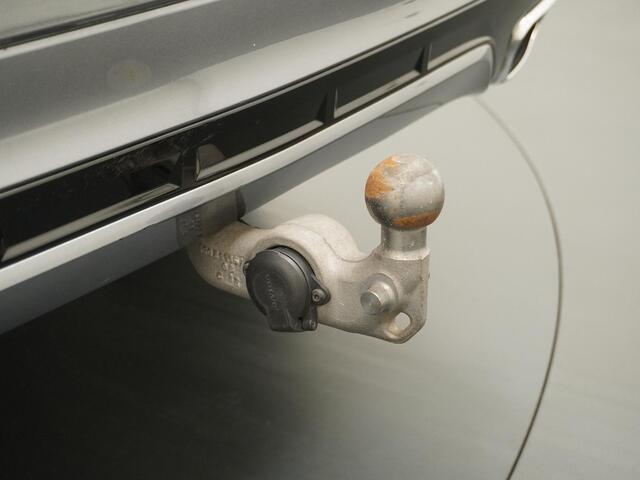 Volvo XC60 2.0 T8 Twin Engine AWD R-Design Trekhaak/Panodak/Camera etc.