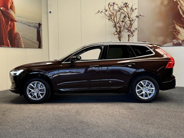 Volvo XC60 2.0 T4 MOMENTUM NAVIGATIE ADAPTIIVE CRUISE CONTROL PANORAMA SCHUIF/KANTELDAK APPLE CARPLAY/ANDROID RIJSTROOKSENSOREN ELEK. UITKLAPBARE TREKHAAK ZEER MOOI !!